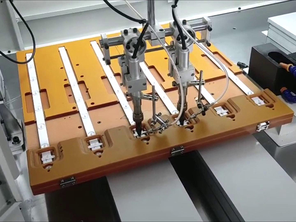 落地式自动焊锡机