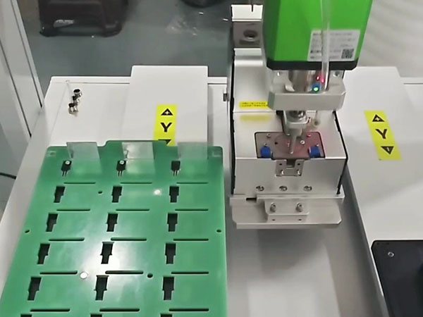 自动螺丝机 螺丝机厂家 散热片锁螺丝机