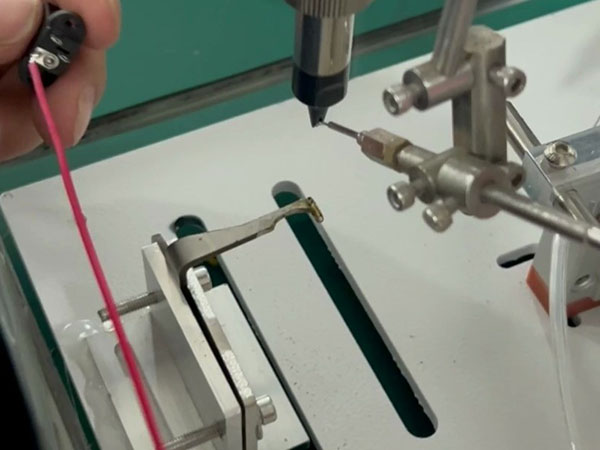 博贝半自动焊锡机精准控温，自动送锡，新手也能稳定焊接！